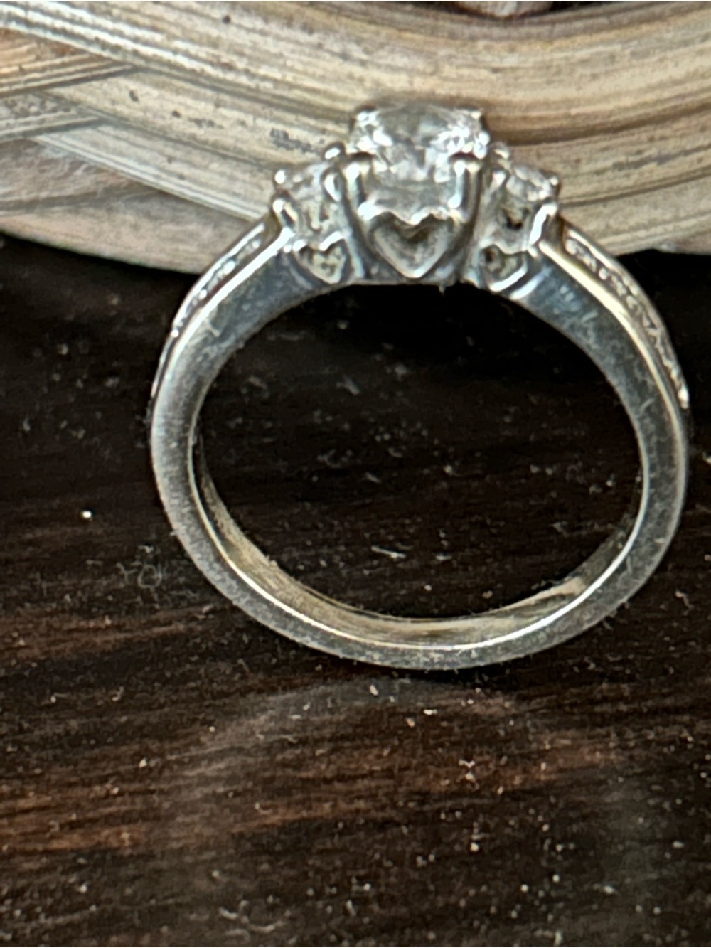 Diamond ring - Picture 2 of 3